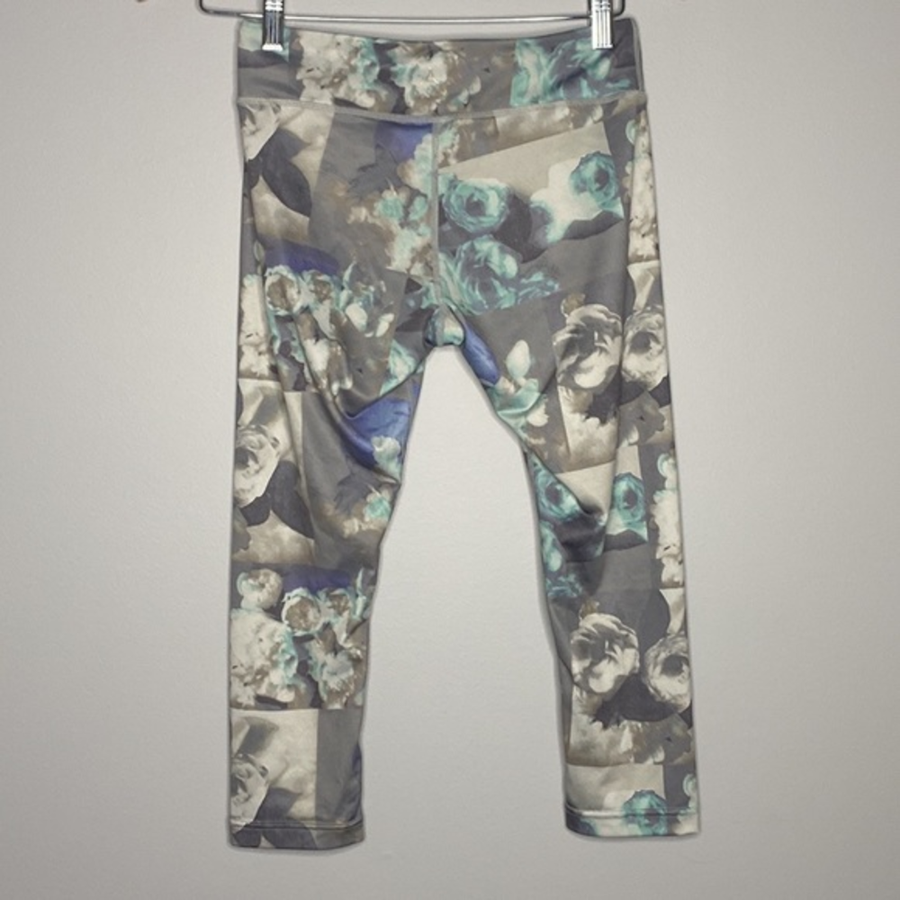 Aspire Floral Cropped Leggings‎
